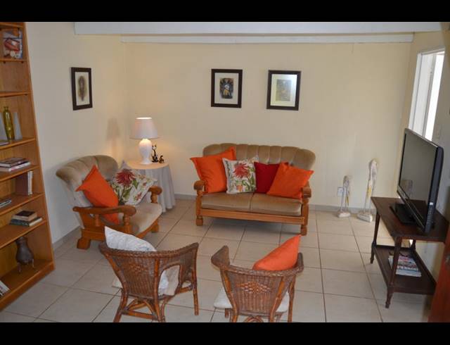 2 BEDROOM FLAT TO LET IN MERRIVALE